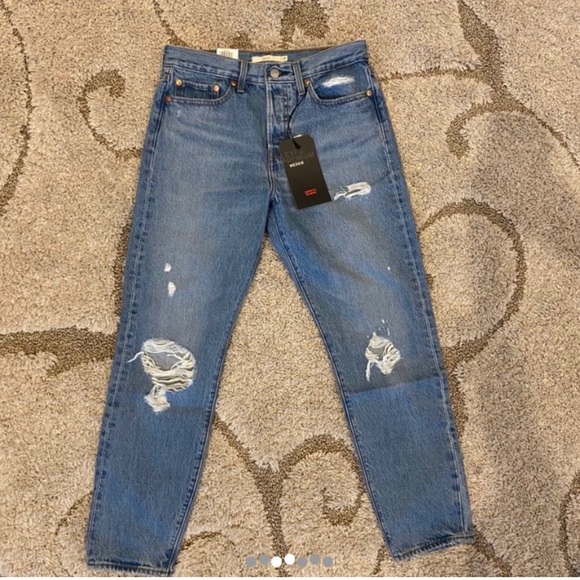 Brand New Levi’s Wedgie Jeans - Picture 2 of 3